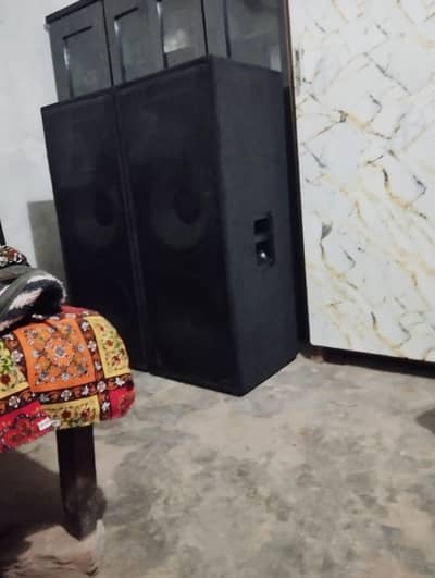 sp4 15 inch speakers ma condition 10by10