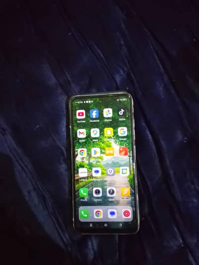 10.10 condition techno spark 20c 4+4 ram. 128 memory
