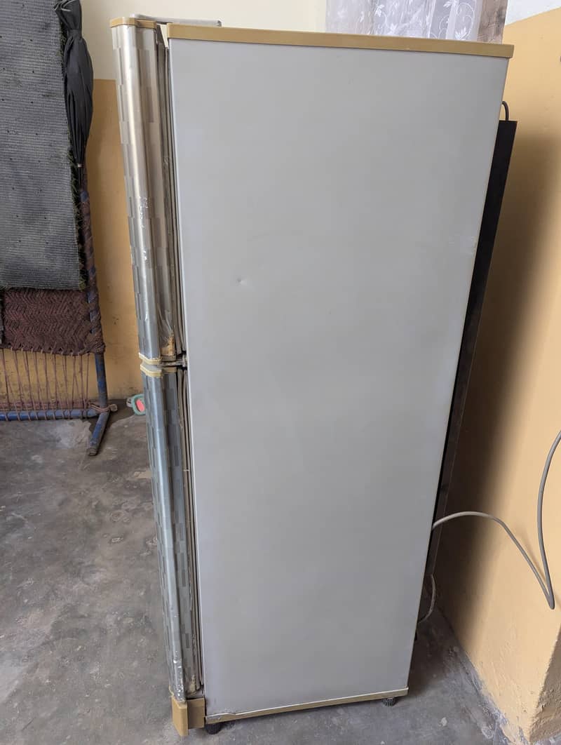 refrigerator 0