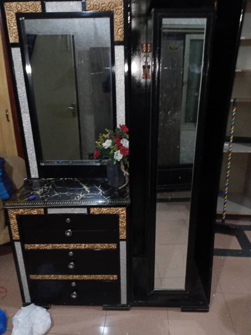 Dessing Table 03228428458 0