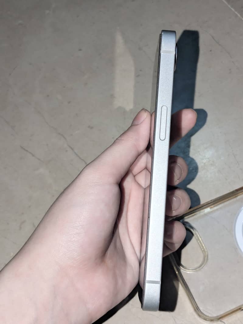 Iphone 16e 4