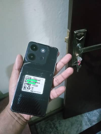 Smart 7 4/64 with box and charger