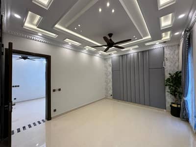 10 Marla Brand New Luxury Upper Portion For Rent In OVERSEAS B Block Bahria Town Lahore