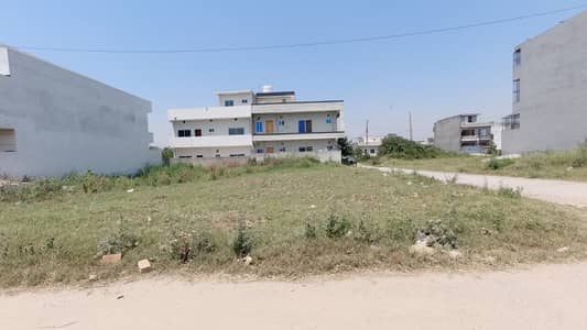 8marla Service Road Plot For Sale