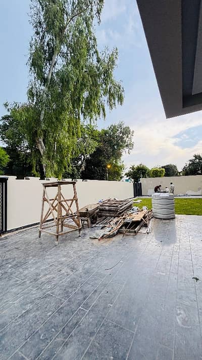 F-10 brand new 1st entry Triple Story House Available For Rent ideal location