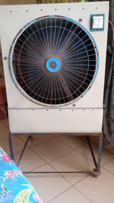 12 volt air cooler available with stand sply all ok Kuch din use Huwa.
