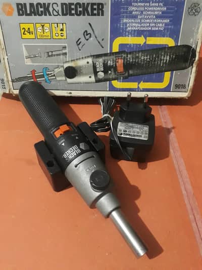 Black & Decker Made  in England cordless screwdriver, model 9018