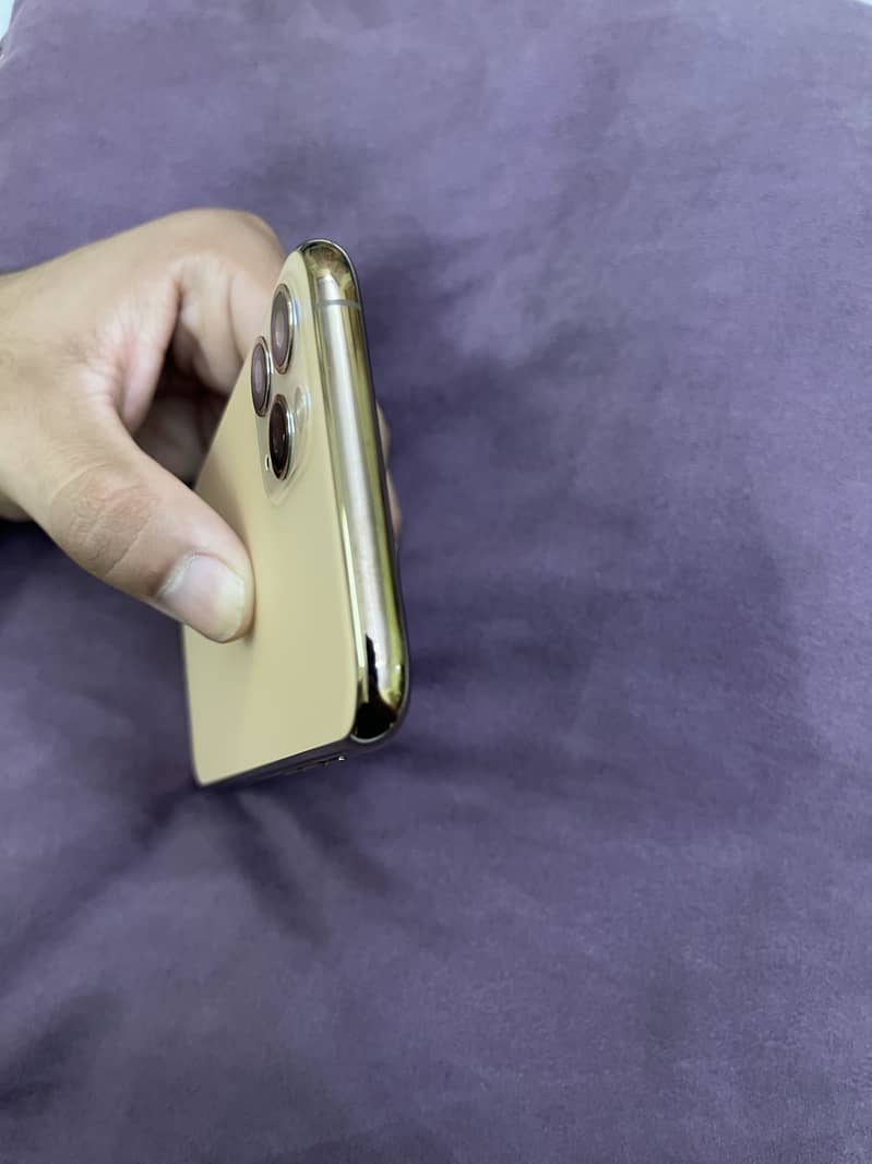 Iphone 11 pro 4
