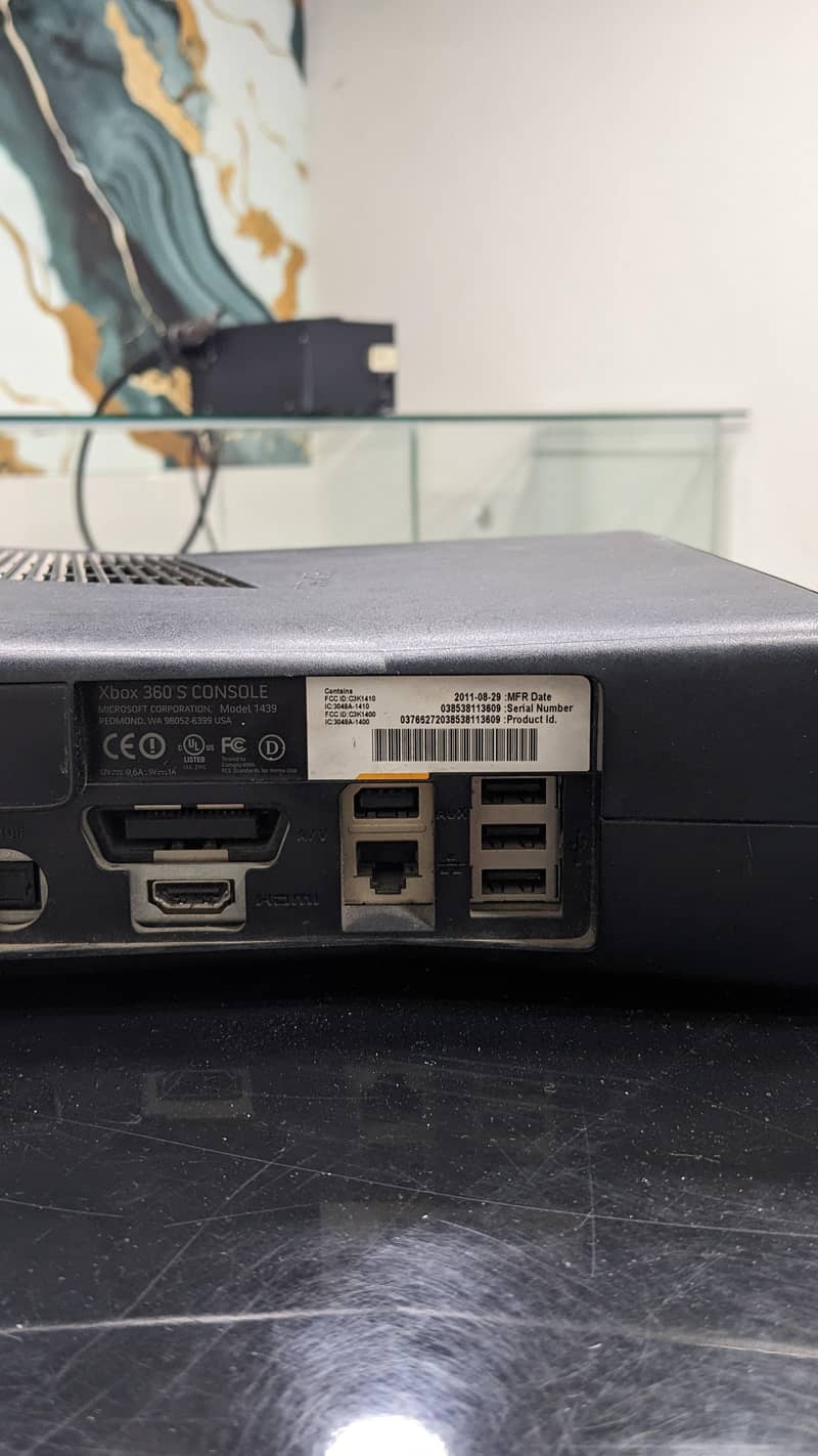 Xbox 360 with multiple game 3