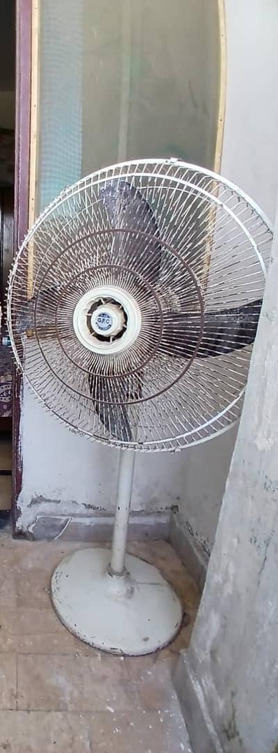 GFC PEDESTAL FAN FOR SALE