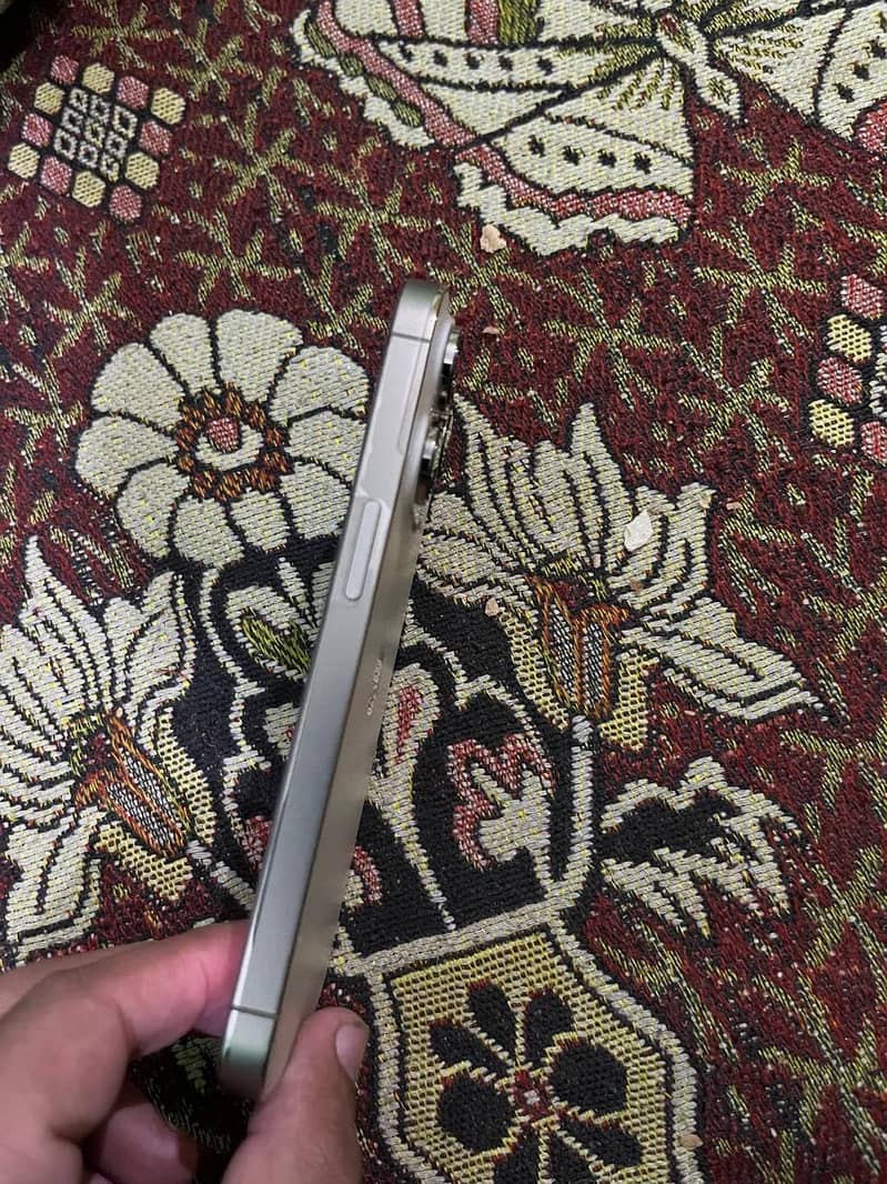 iPhone 14 Pro 0