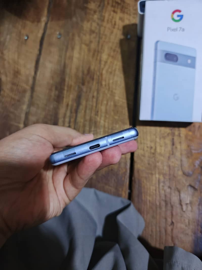Google pixel 7a 3