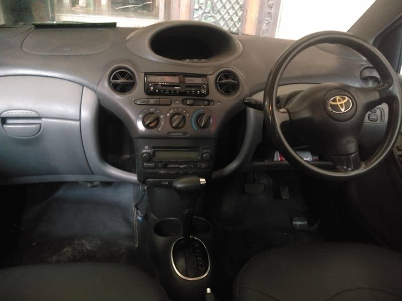 Toyota vitz 5