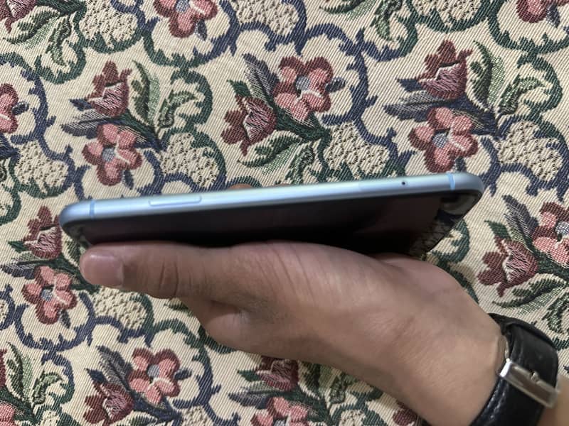 iPhone Xr 3