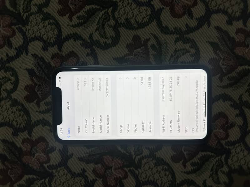 iPhone Xr 4