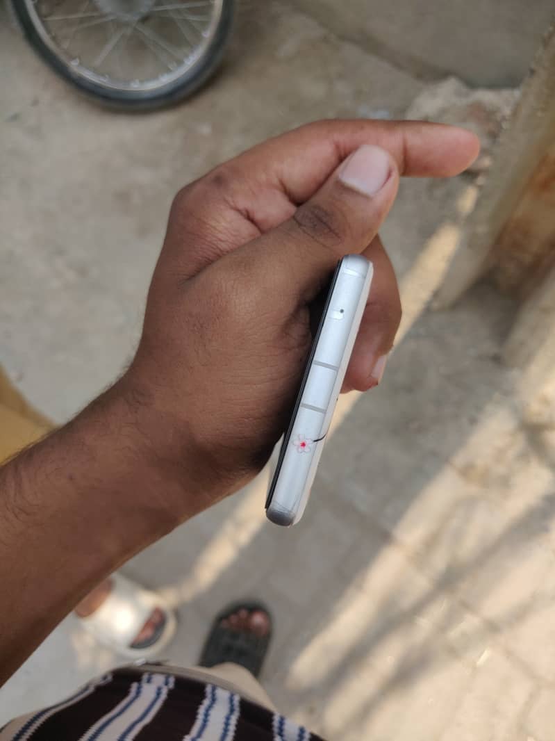 Google Pixel 7a 1