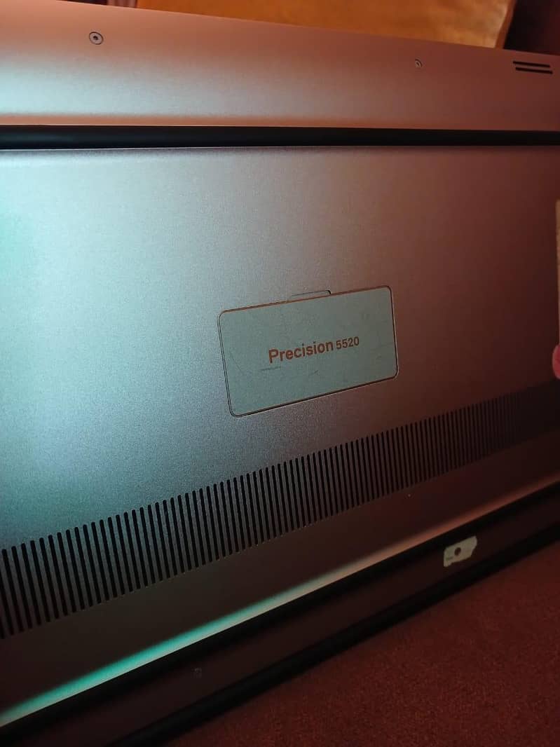 Dell precision 5520 2