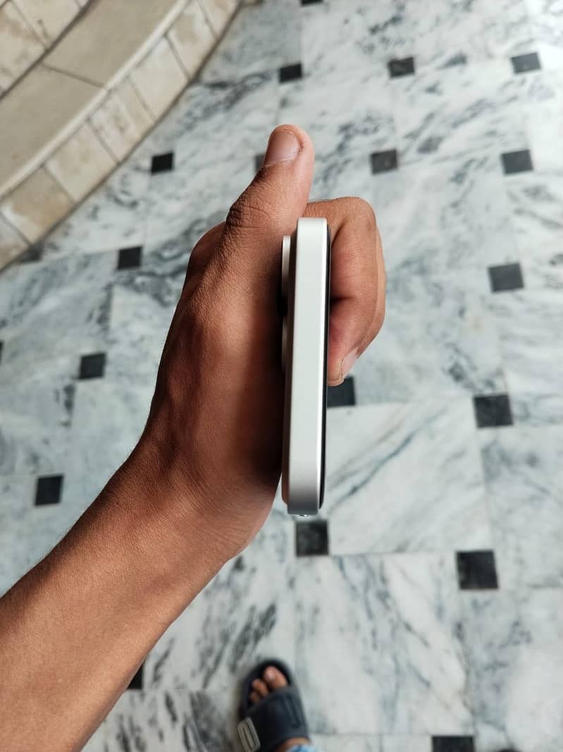 iPhone XR 3