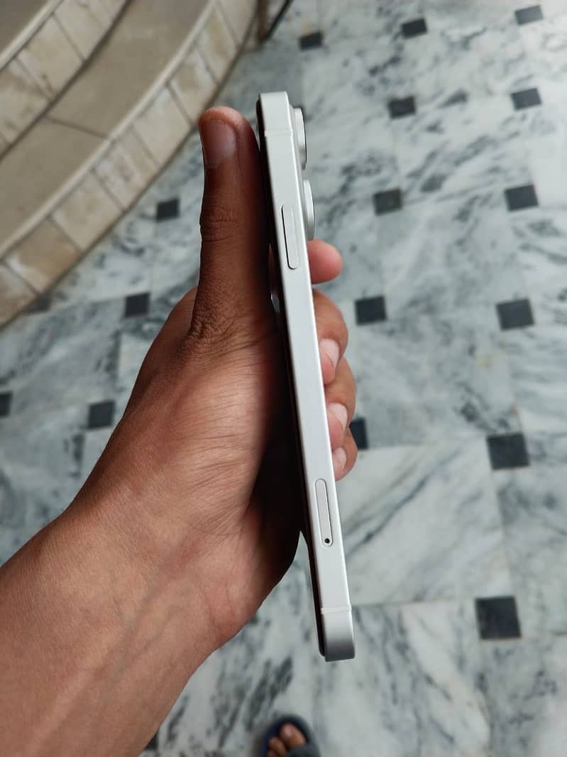 iPhone XR 4