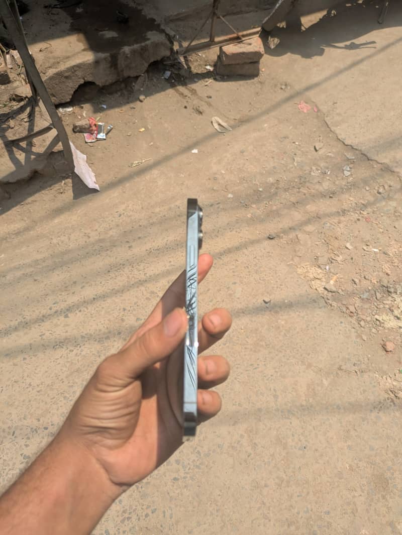 iphone 13 pro Max 1
