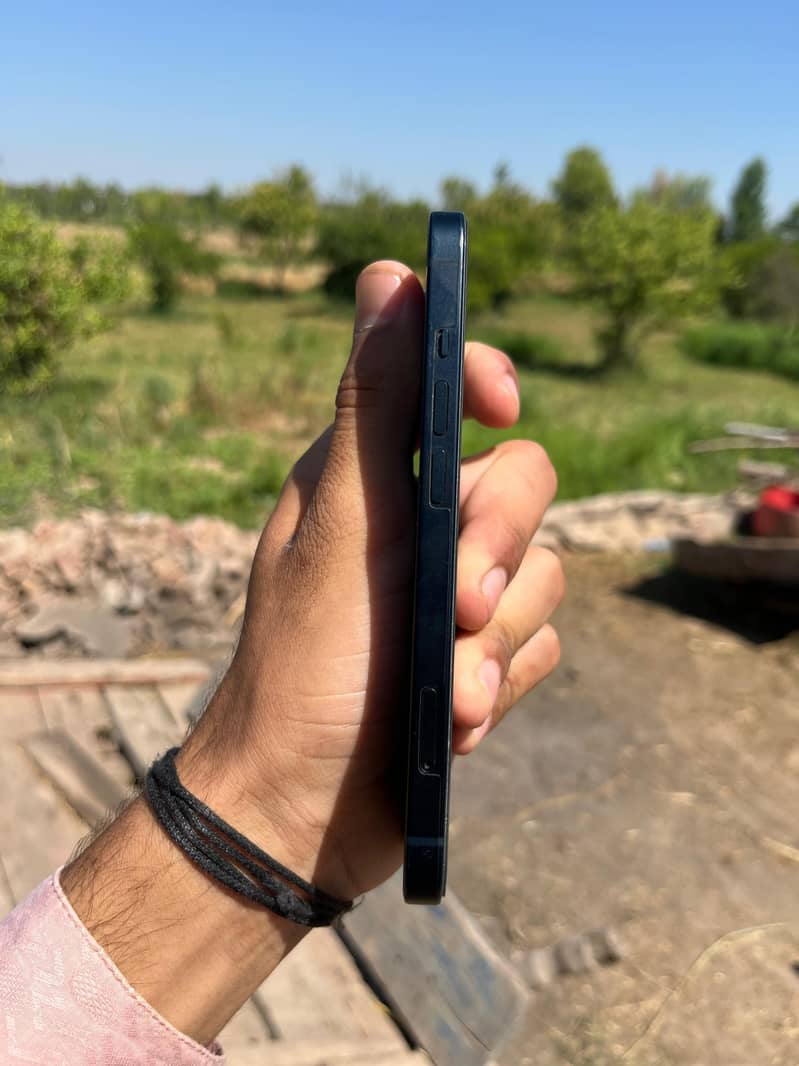 iPhone 13 2