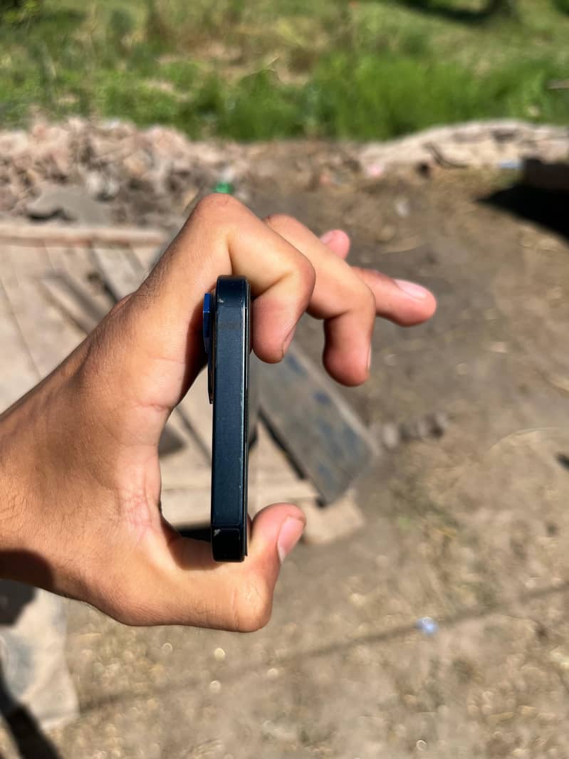 iPhone 13 3