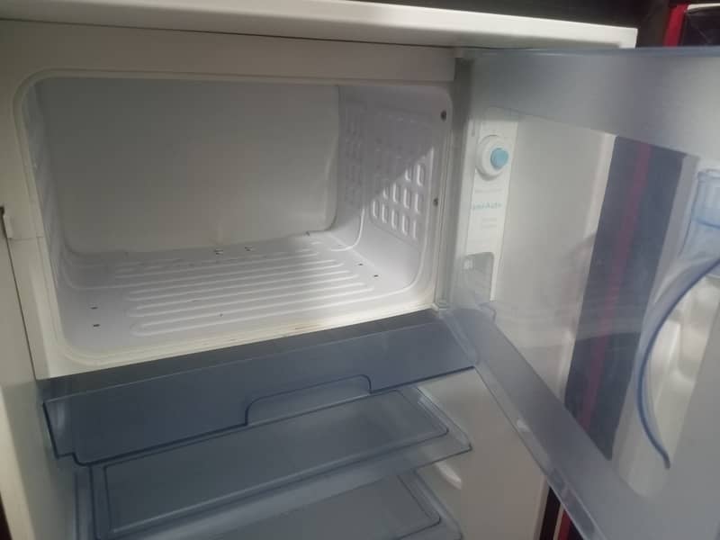 Dawlance fridge 4