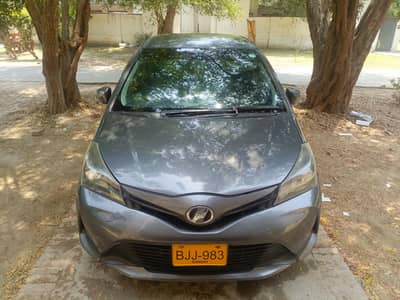 Toyota Vitz 2014 model import 2017 For sale contact no:03137799428