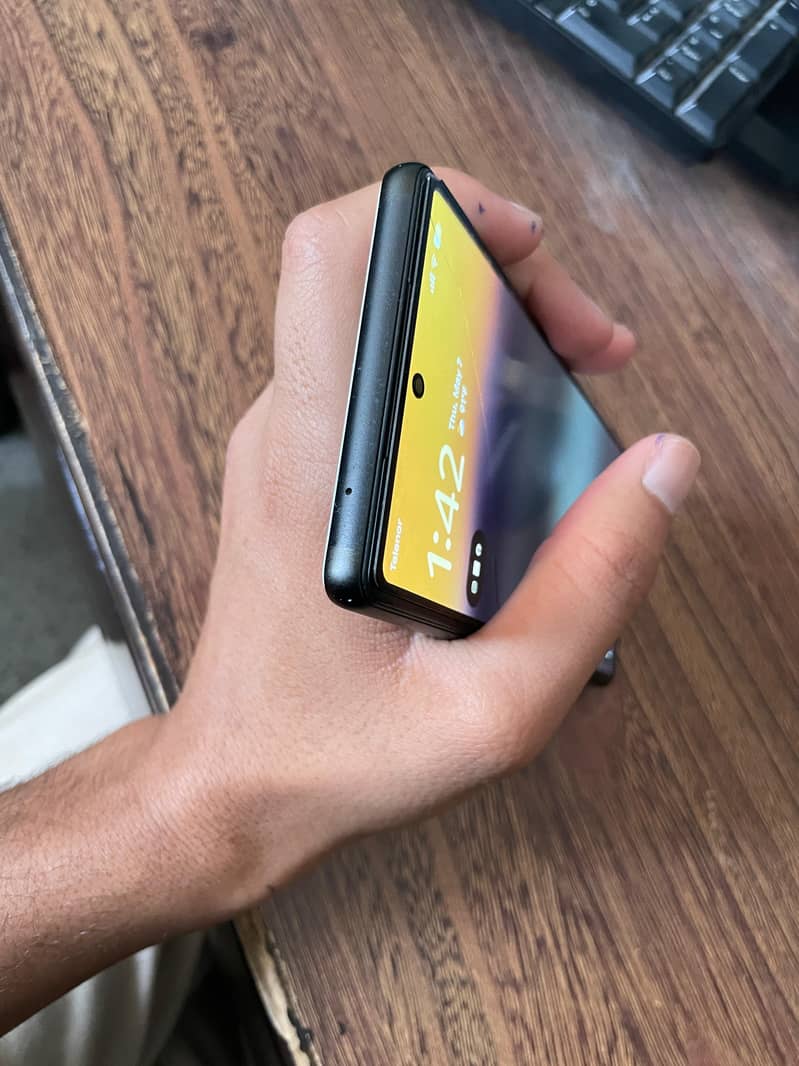 Google pixel 6a 4