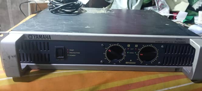 Yamaha professional power amplifier p2500s original for sale