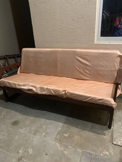 Sofa available in v good condition