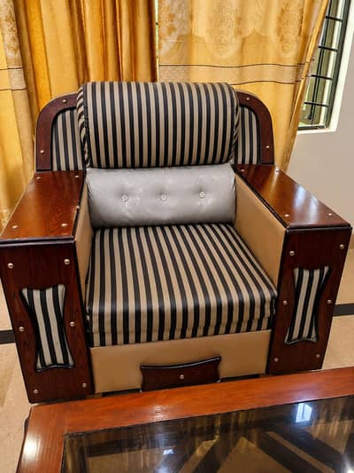 Stylish & Comfortable Sofa Set for Sale