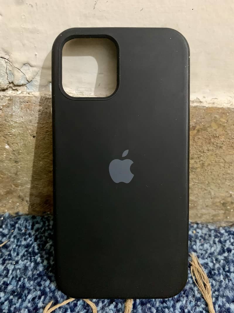 iPhone 12 3