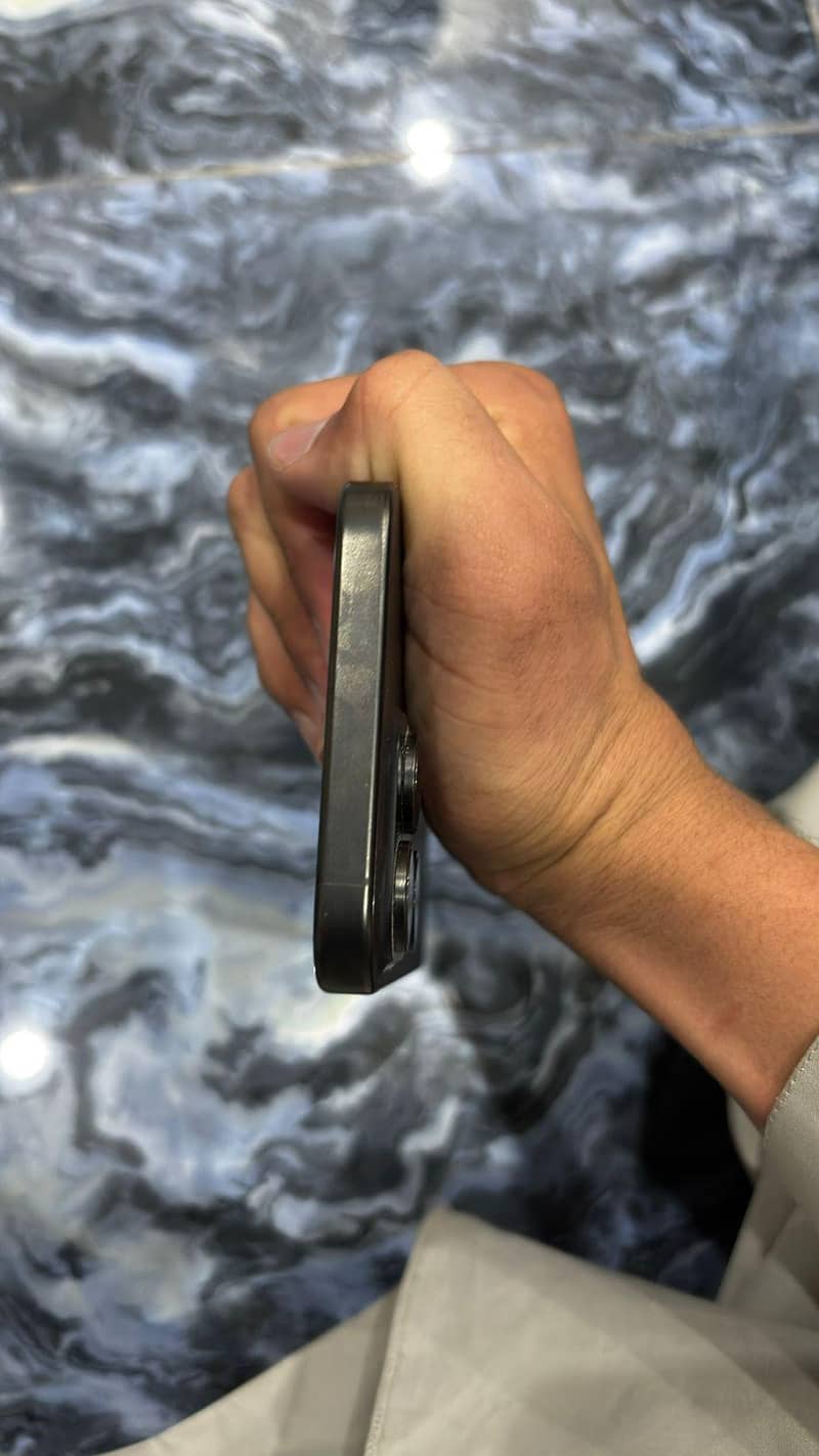 IPHONE 15 PRO MAX 1