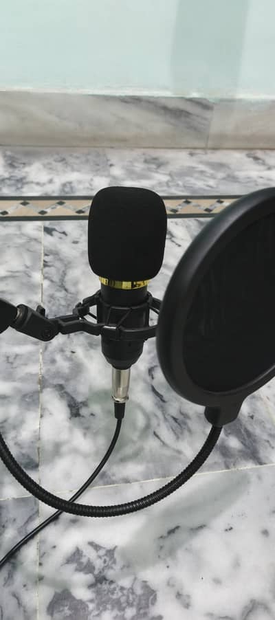 Professional V8 Condenser Microphone Full Setup Podcast Streaming Kit