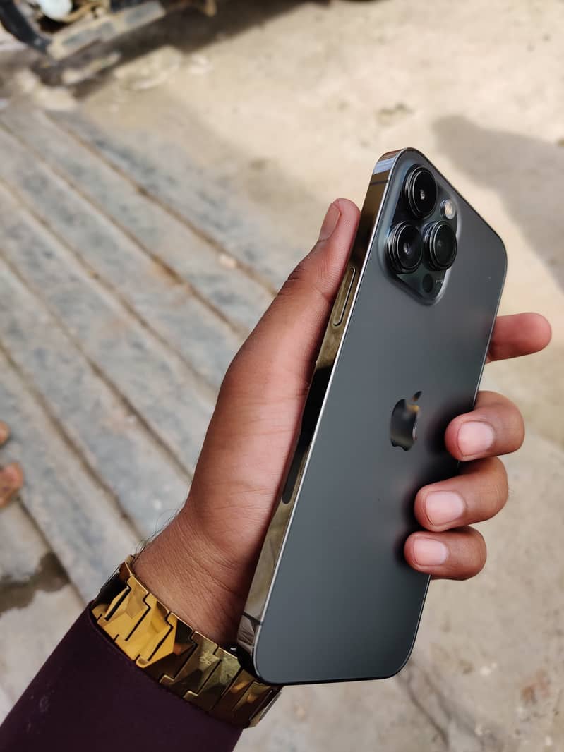 Iphone 13 pro max 1