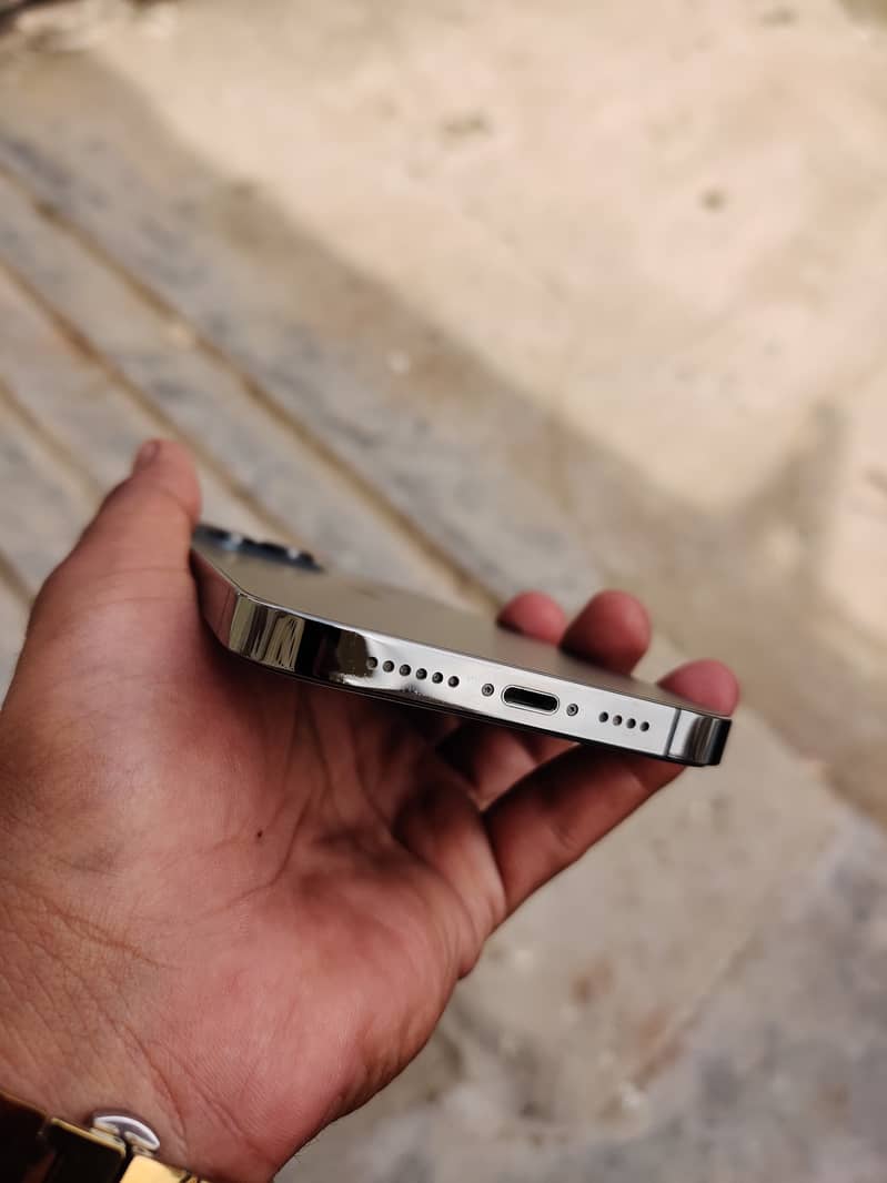 Iphone 13 pro max 4