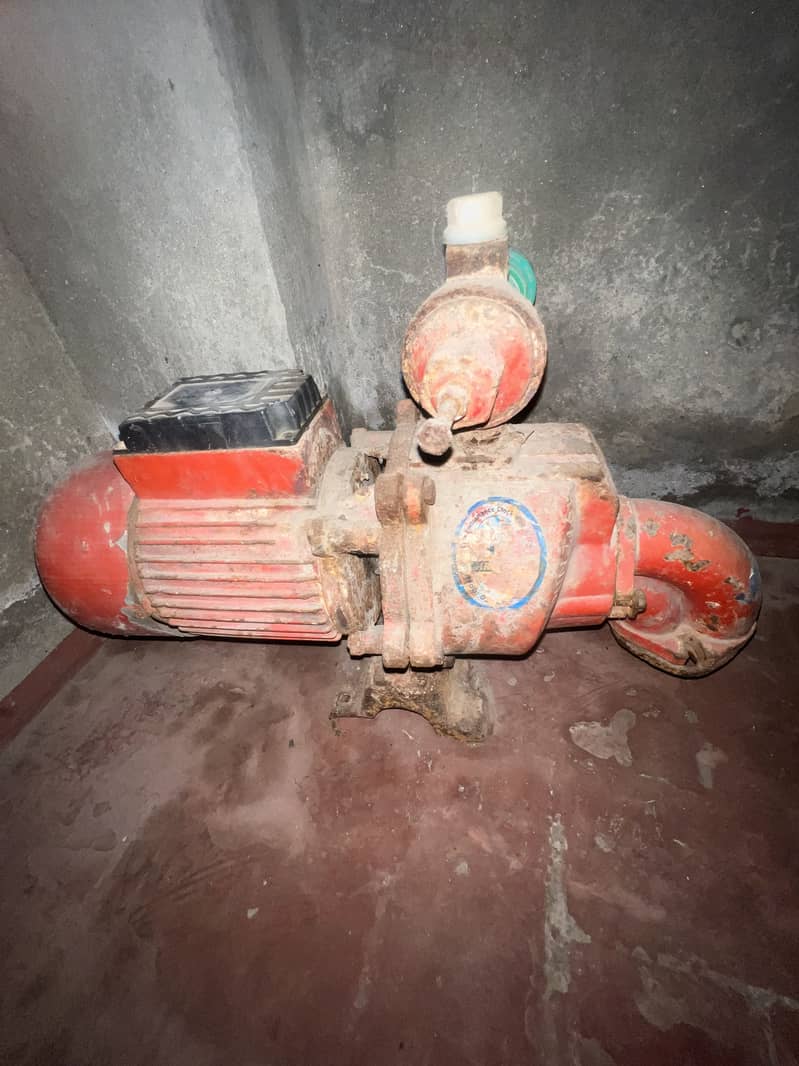 Laal pump 0