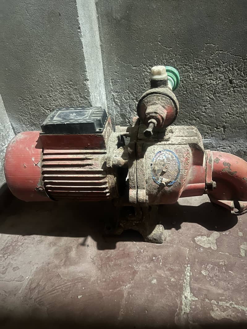 Laal pump 1