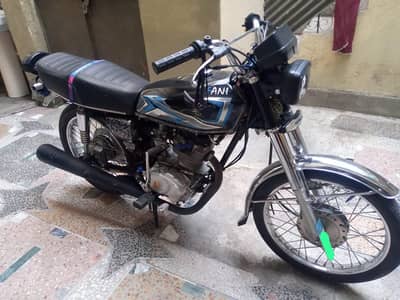 Selling Honda CG 125