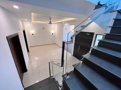 125sq yd Luxury Villa in Ali Block. 3Bedrooms, Drawing, Dining & American Kitchen. 5mins drive from main gate of BTK.