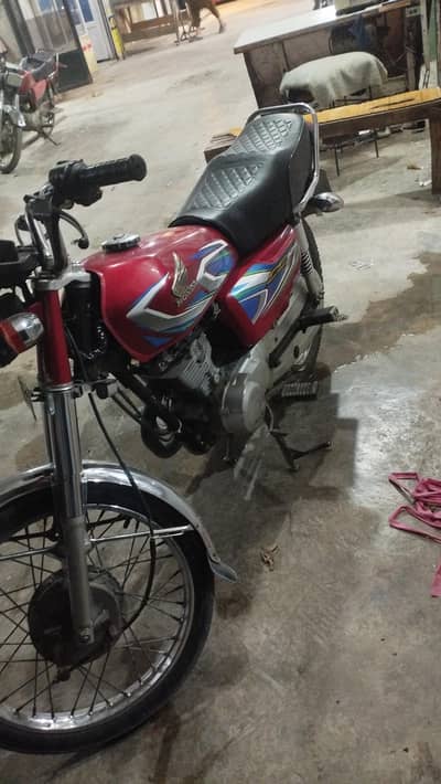 Honda Cg 125 Bike Model 2021+22 good Condition Biometric on the spot