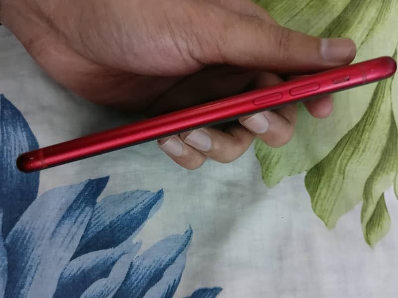 iPhone xr 4