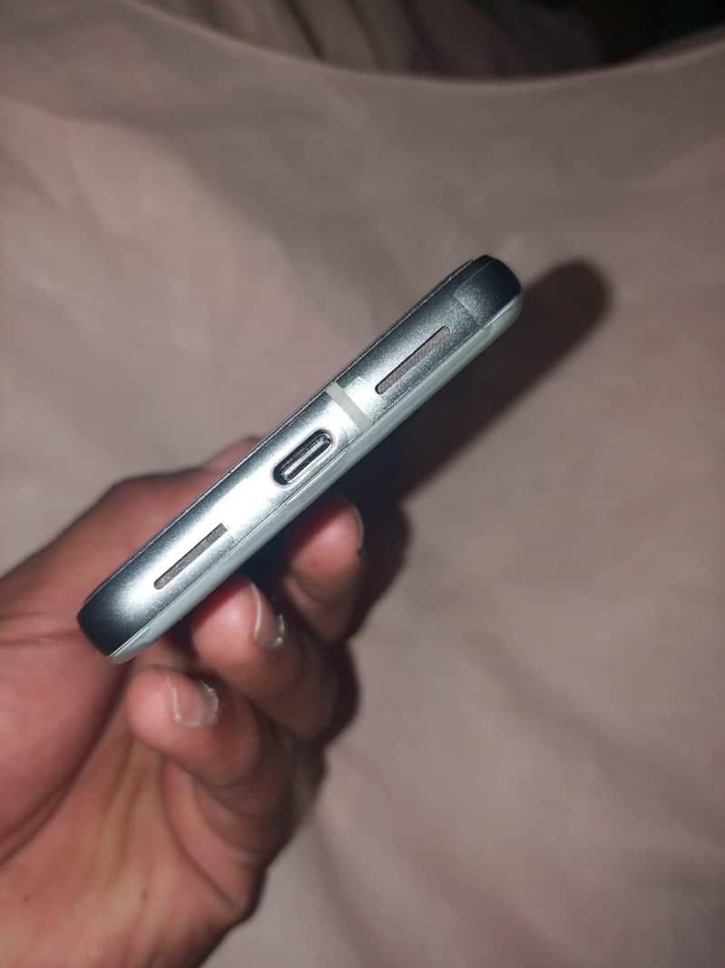 google pixel 8 4