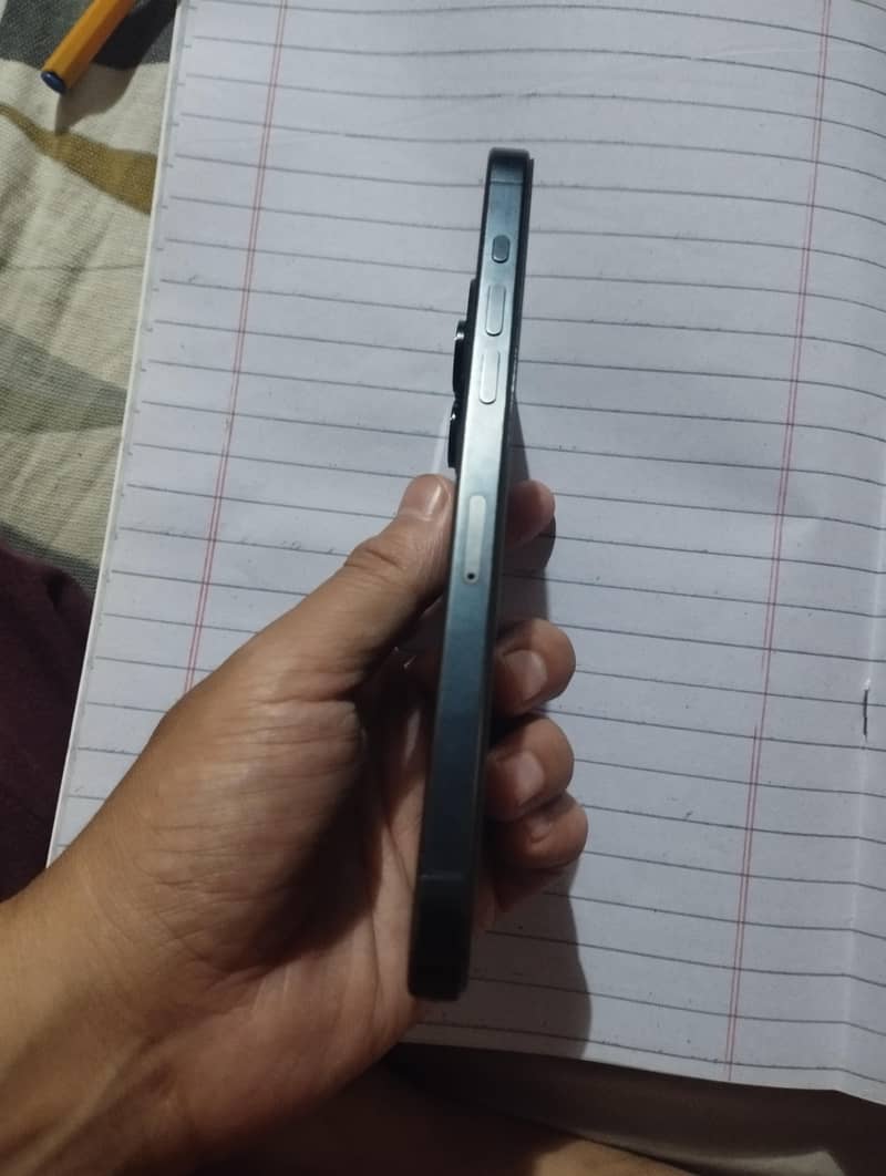 iPhone 15 pro max 4