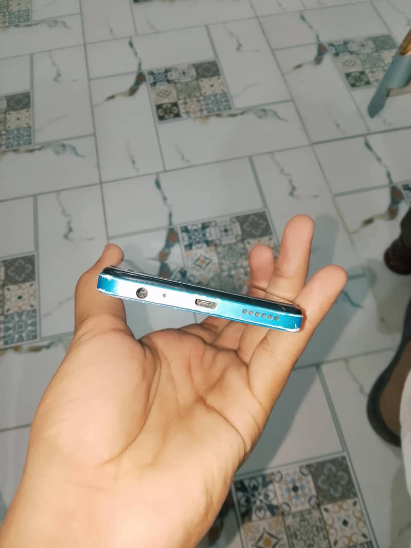 Infinix 4