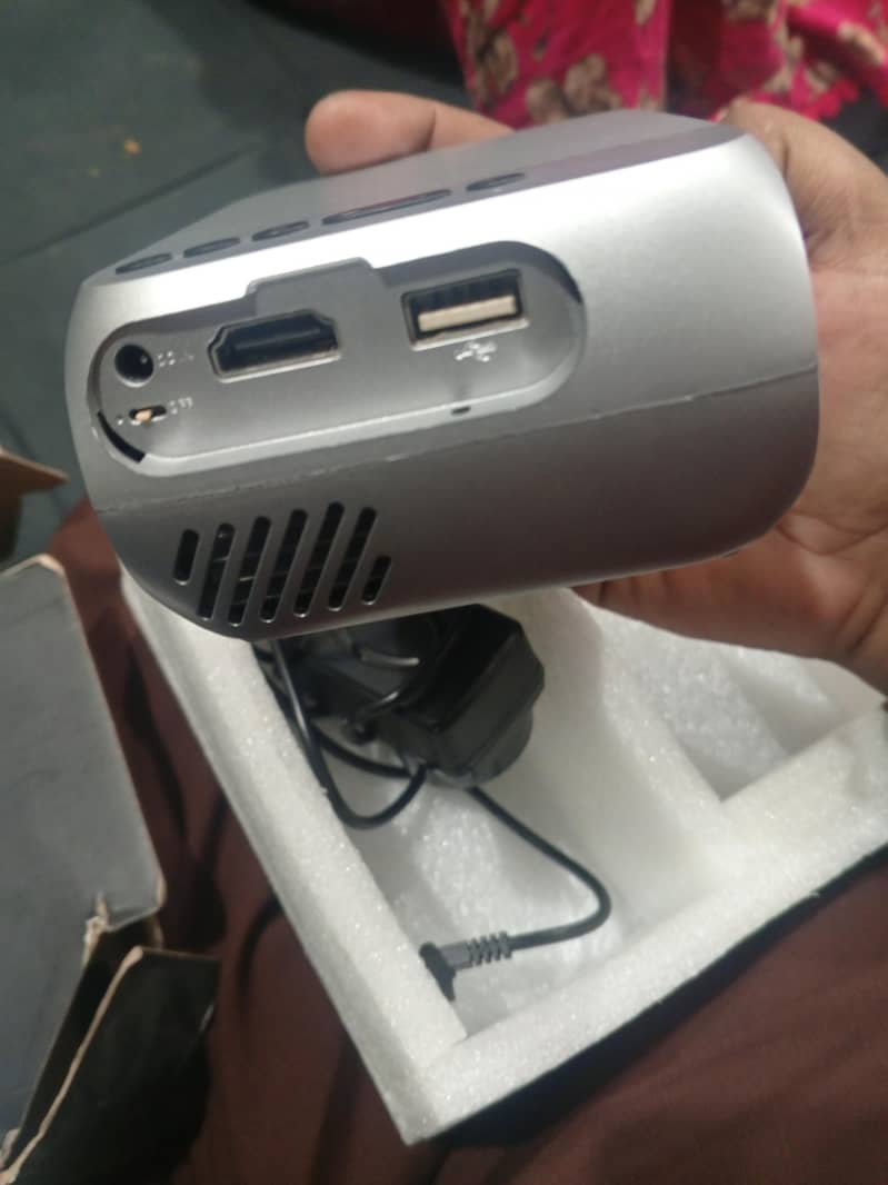 led projector 1
