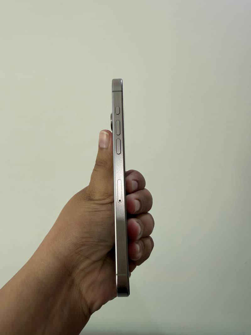 iphone 15 pro max 8