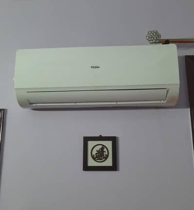 Haier AC condition ok new coil new hai gas lock hai apni cooling per
