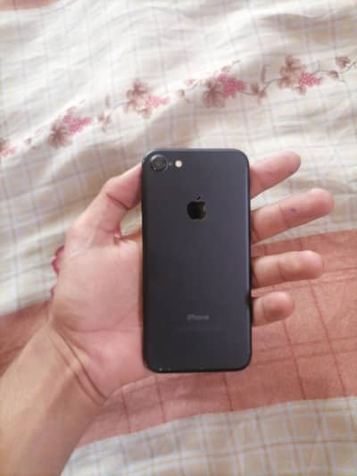 I phone 7 for urgent sale